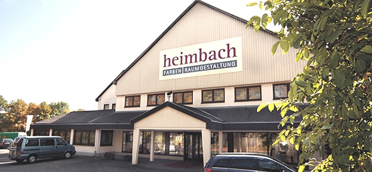 Firmengebäude heimbach mit Parkplatz