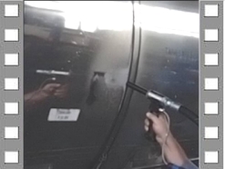 Foto Tanklastwagen wird per Trlockeneisstrahlen gereinigt